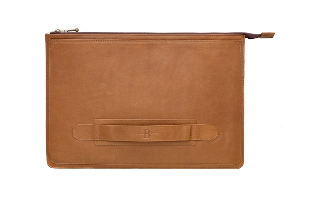 Hemingway laptop and document holder |
<a
href="
http://www.thebrothers.co.nz/products/hemingway" target="_blank"><u> $285 from The Brothers </u></a>