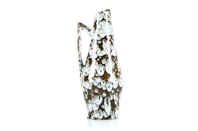 Scheurich Europ line white lava vase | <a
href="http://www.mrbigglesworthy.co.nz/store/1611/scheurich-europ-line-white-lava-vase" target="_blank"><u> $120 from Mr. Bigglesworthy </u></a>