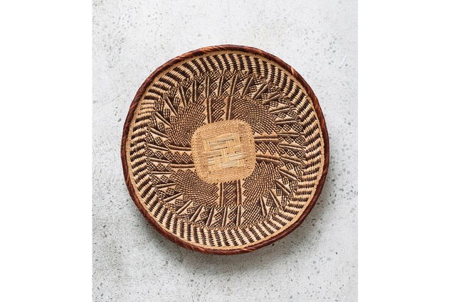 Large Binga basket, Zimbabwe I $125 from
<a
href="http://www.indiehomecollective.com/" target="_blank"><u>indiehomecollective.com</u></a>